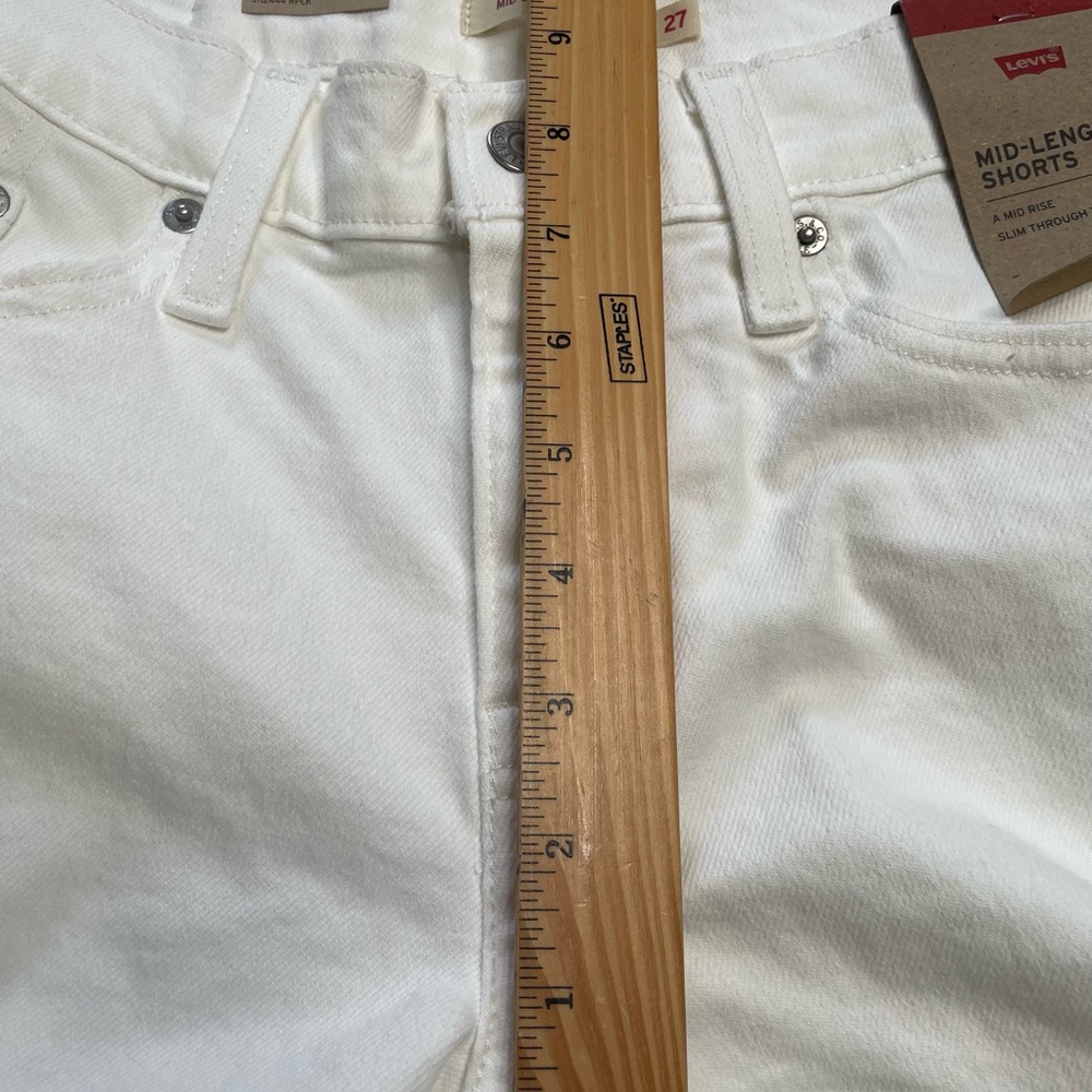 Levi's White‎ Denim Shorts with Mid Waist~ Size W 27 **NWT~ Summertime - Picture 8 of 12